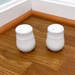 Gibson Designs REGALIA WHITE Salt & Pepper Shakers